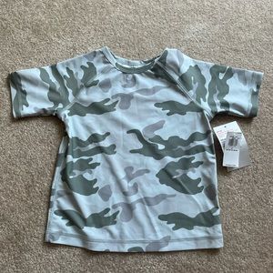 Old a navy Camo Rash guard, NWT SPF 50 size 3T